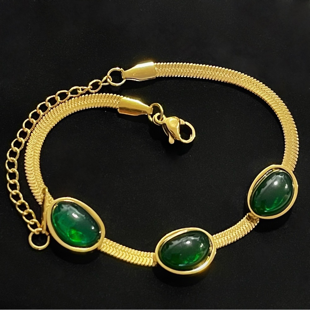 ✨18K Gold Plated Bracelet with Green Gem✨